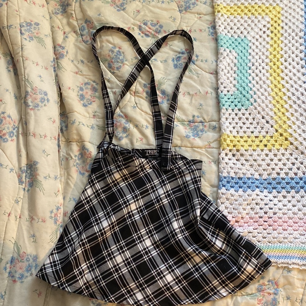 Tripp nyc suspender skirt